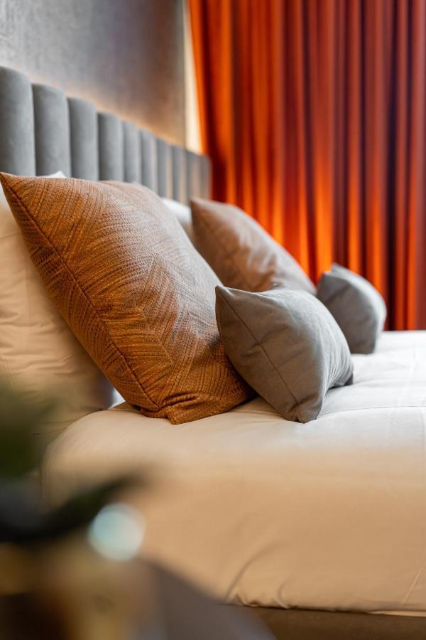 Van Der Valk Hotel Mons Congres & Spa Bagian luar foto