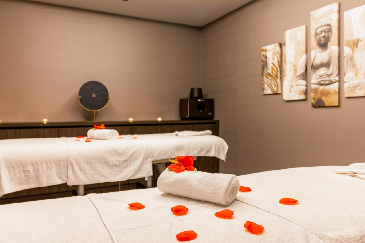 Van Der Valk Hotel Mons Congres & Spa Bagian luar foto