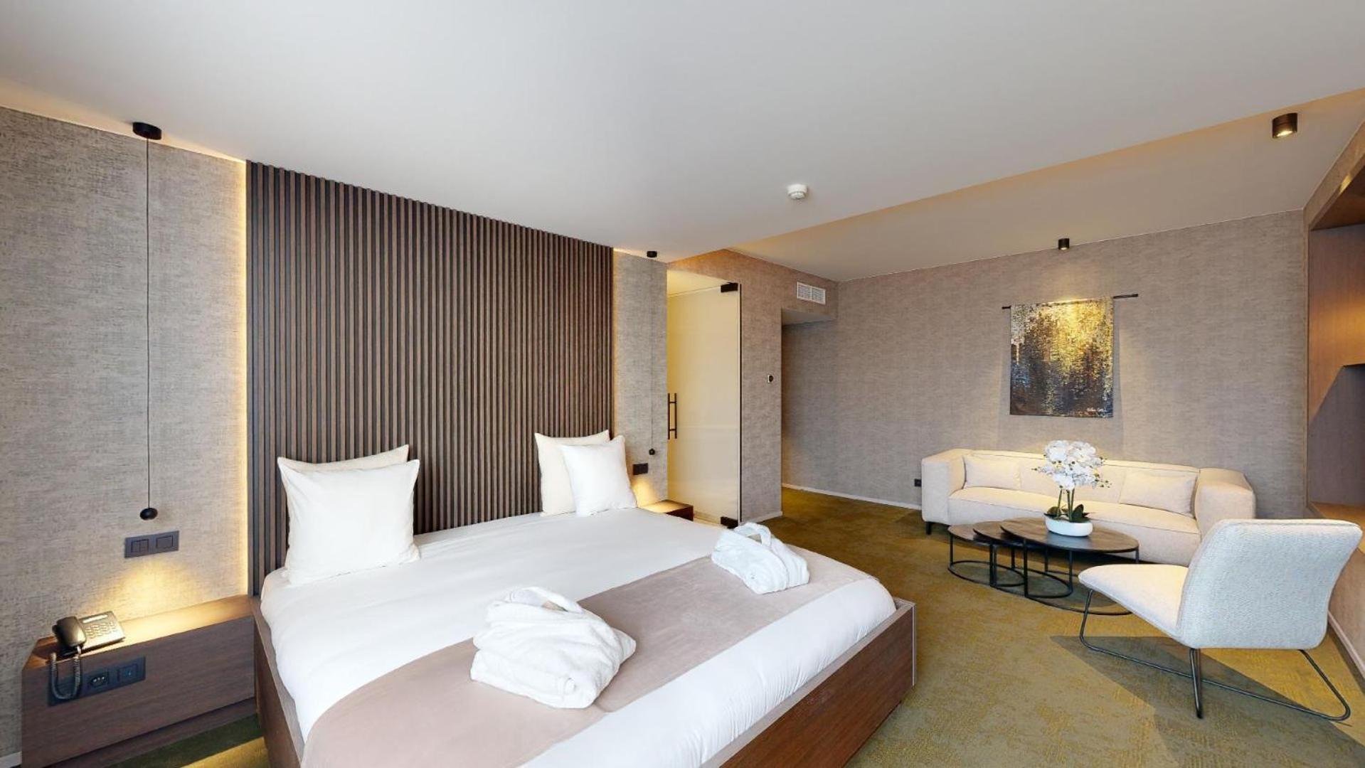 Van Der Valk Hotel Mons Congres & Spa Bagian luar foto