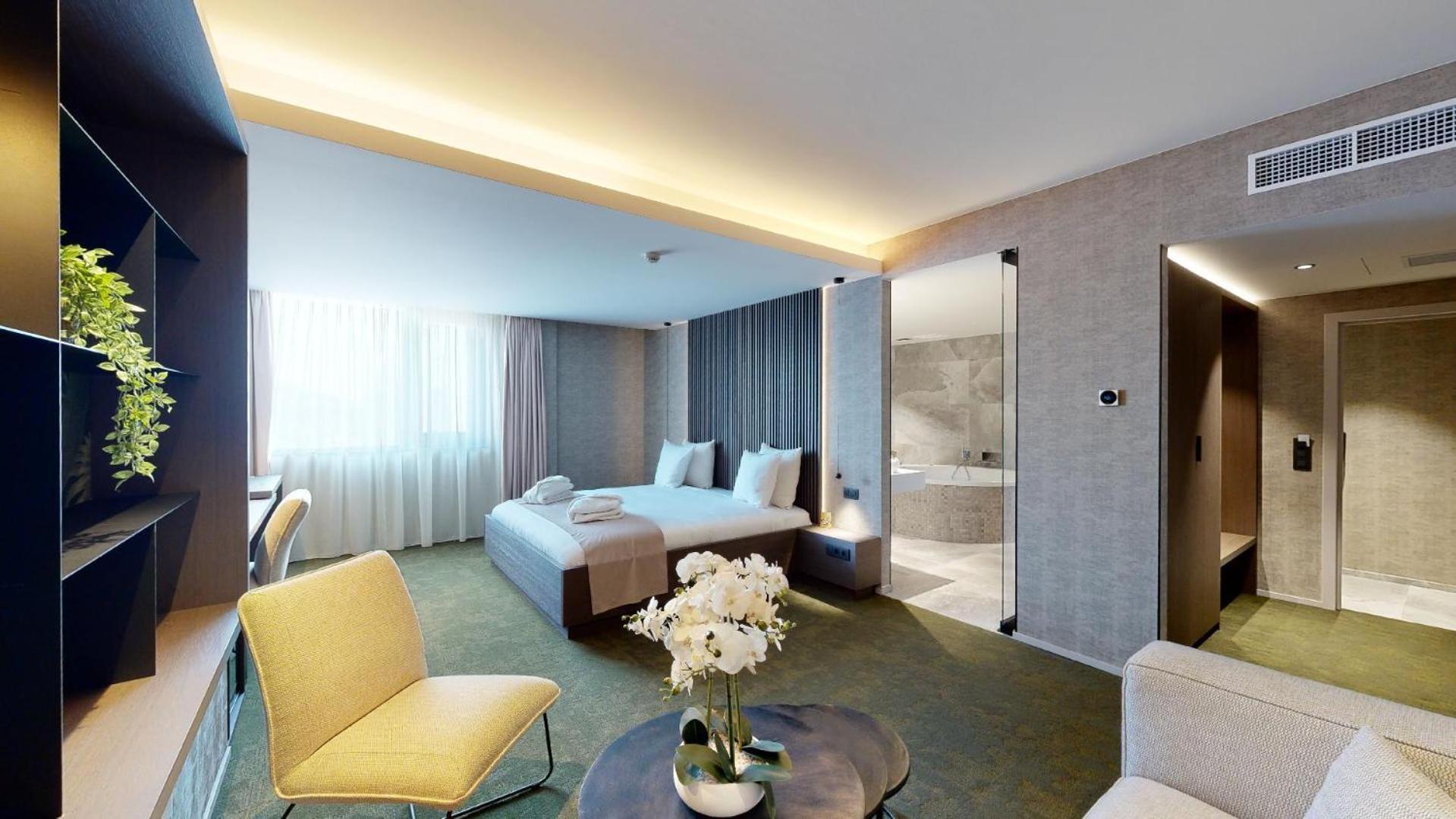 Van Der Valk Hotel Mons Congres & Spa Bagian luar foto